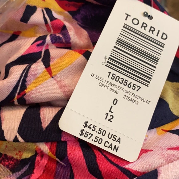 NWT TORRID Leaves Off Shoulder Bow Front Top - Picture 10 of 10